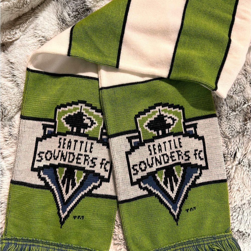 Green and White Scarf